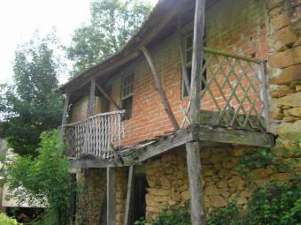 ruin house Viseu